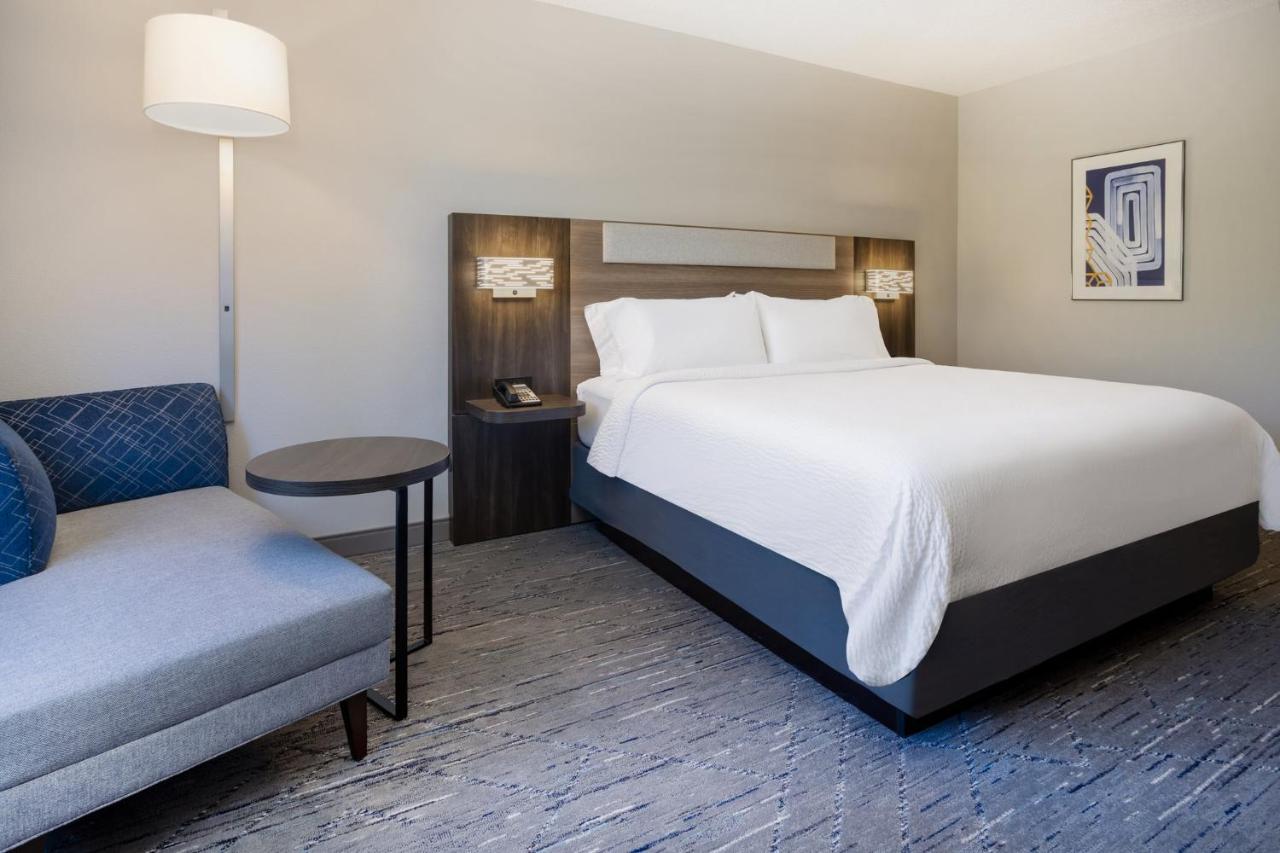 Standard King Room,1387477634:JPEG