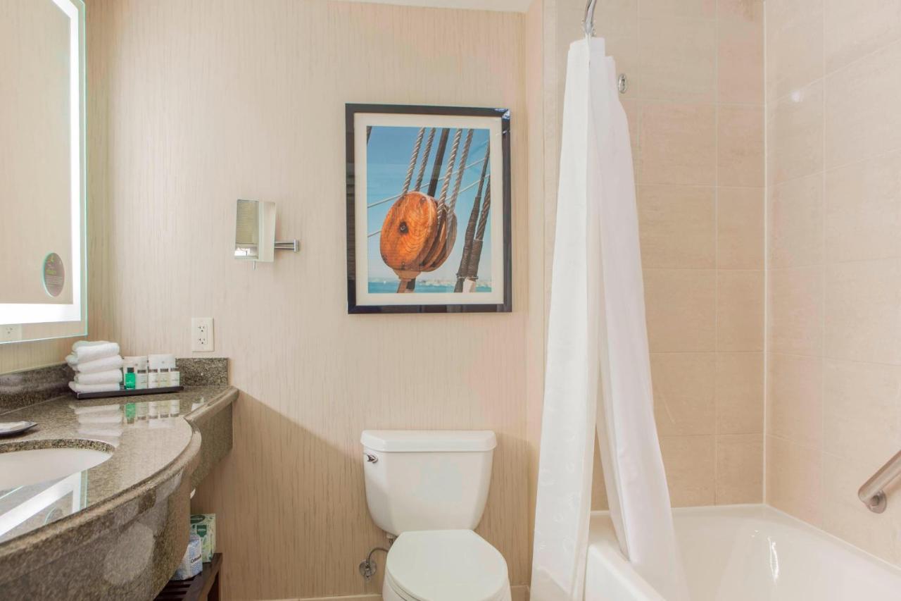 Junior King Suite with Marina View,1540255696:JPEG