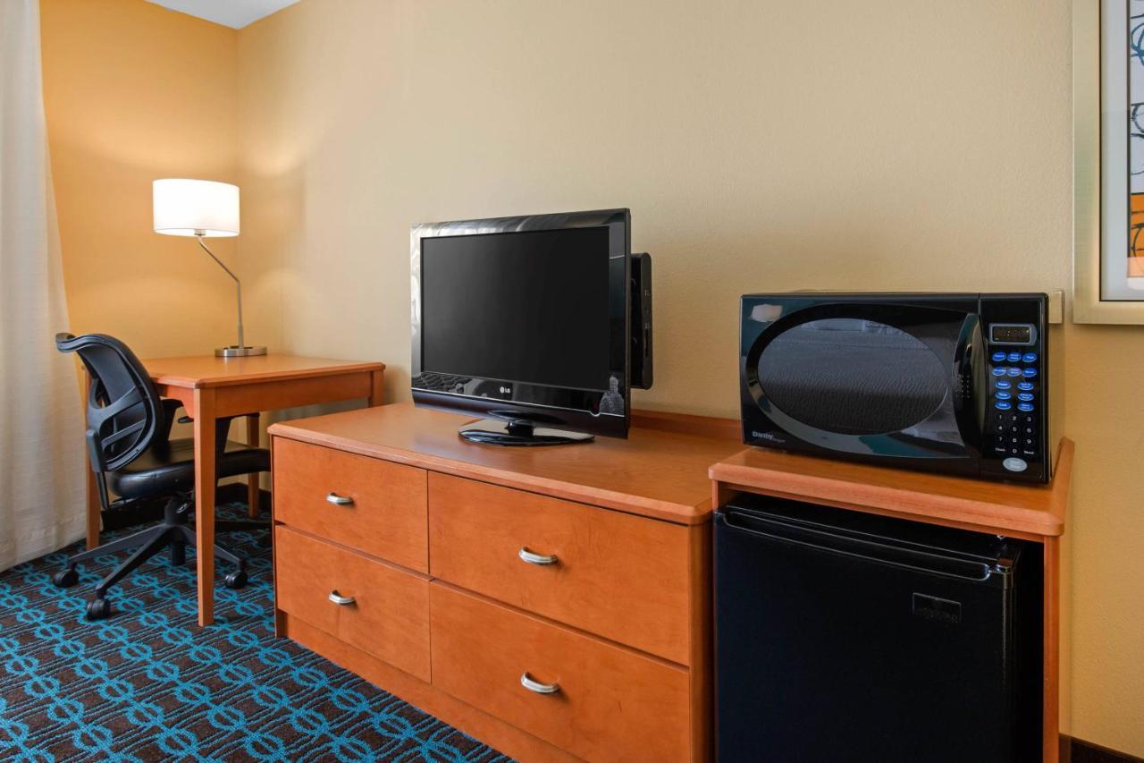 Queen Room with Two Queen Beds and Roll-in Shower - Mobility Accessible/Non-Smoking