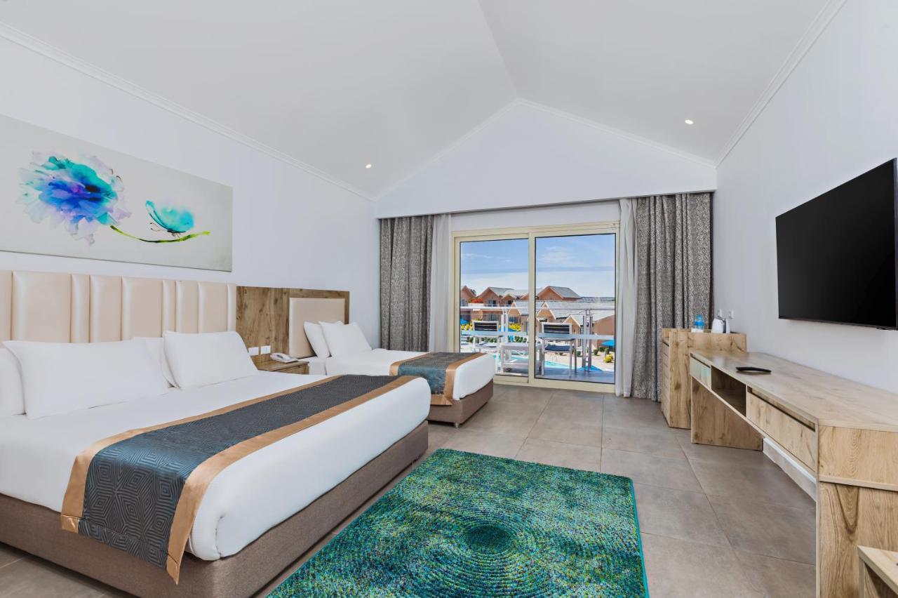 Chambre Double ou Lits Jumeaux Deluxe - Vue sur Piscine