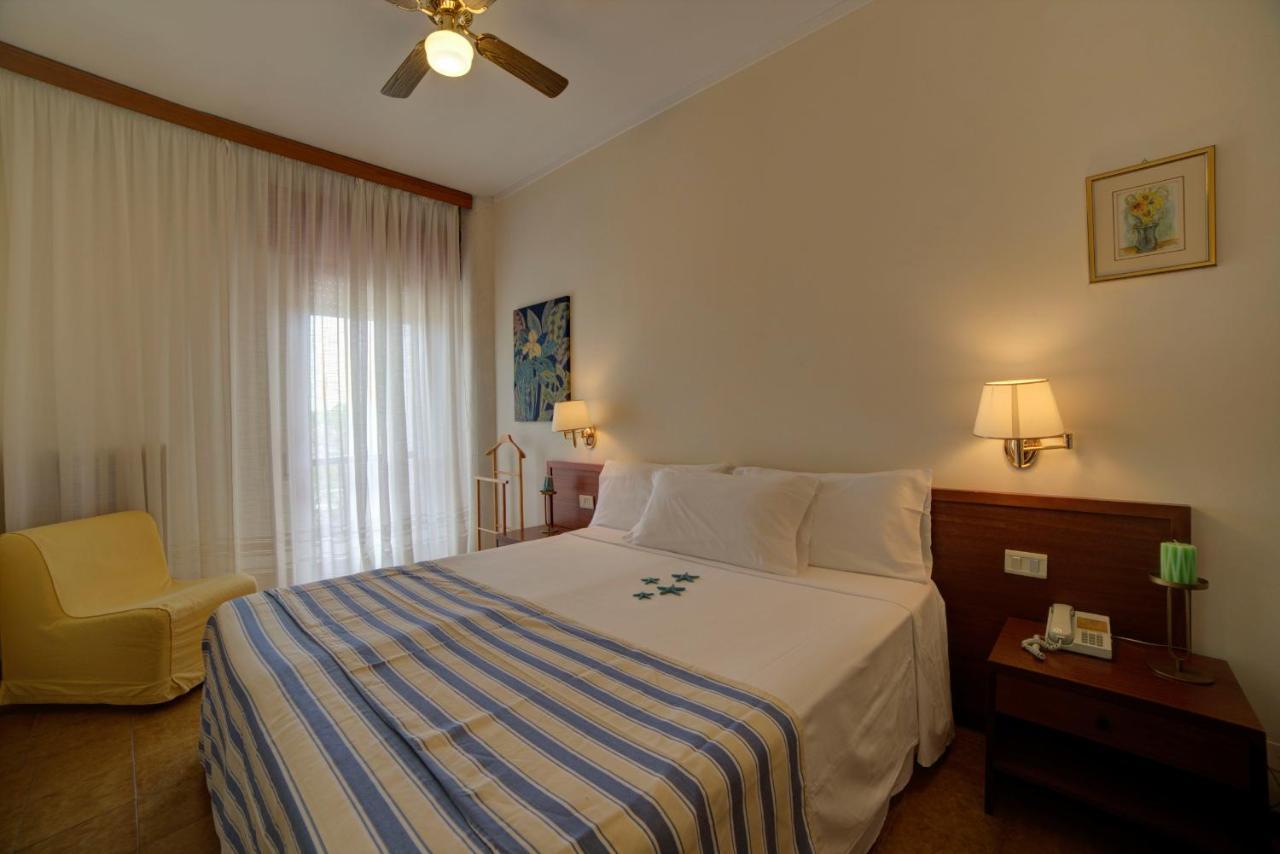 Double or Twin Room,1404614144:JPEG