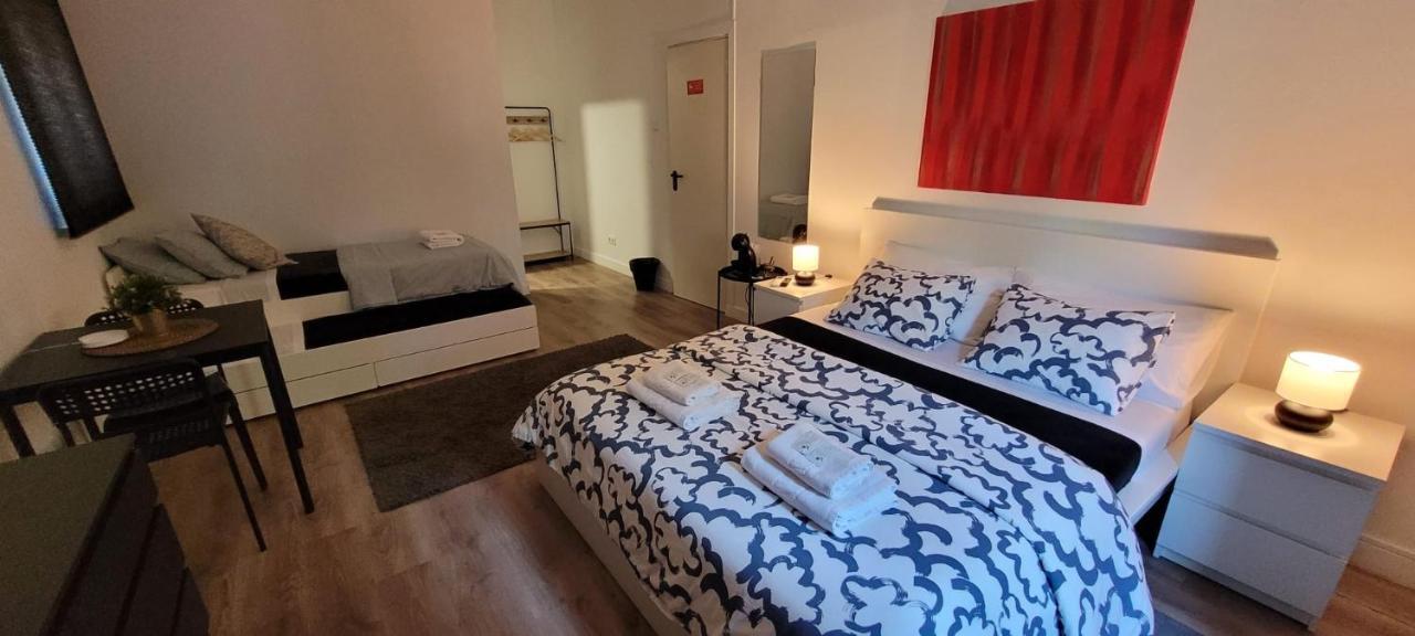 Quarto Familiar com Vista Jardim