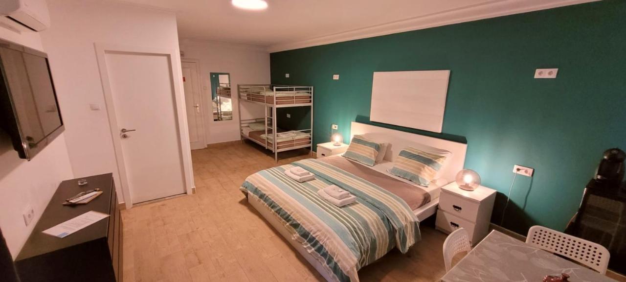 Quarto Familiar com Casa de Banho Privativa