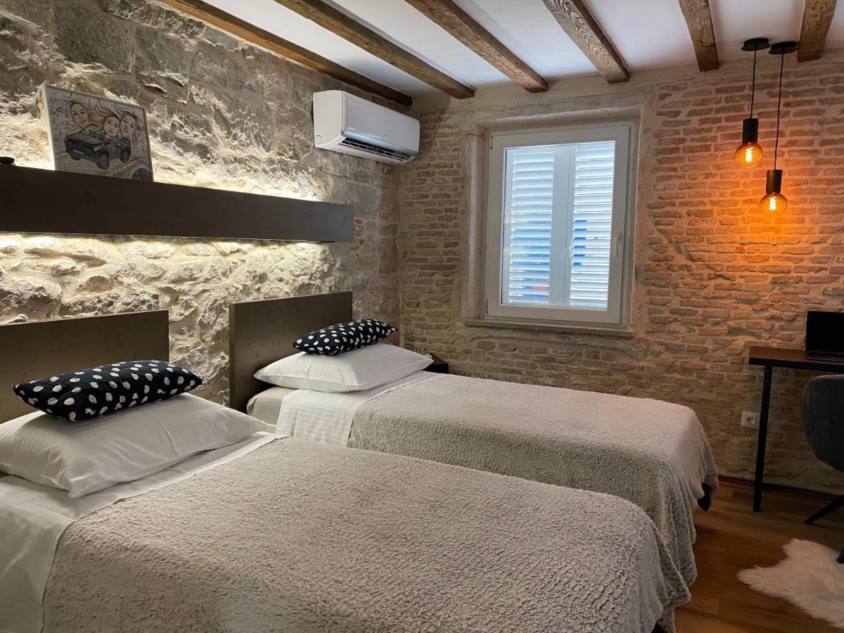 Chambre Lits Jumeaux avec Salle de Bains Privative Séparée