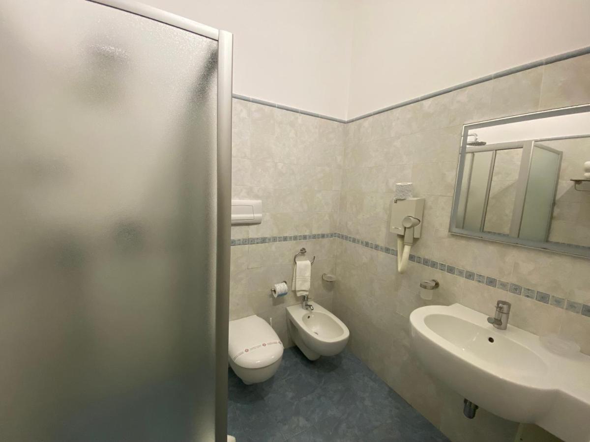 Small Double Room,1407796247:JPEG