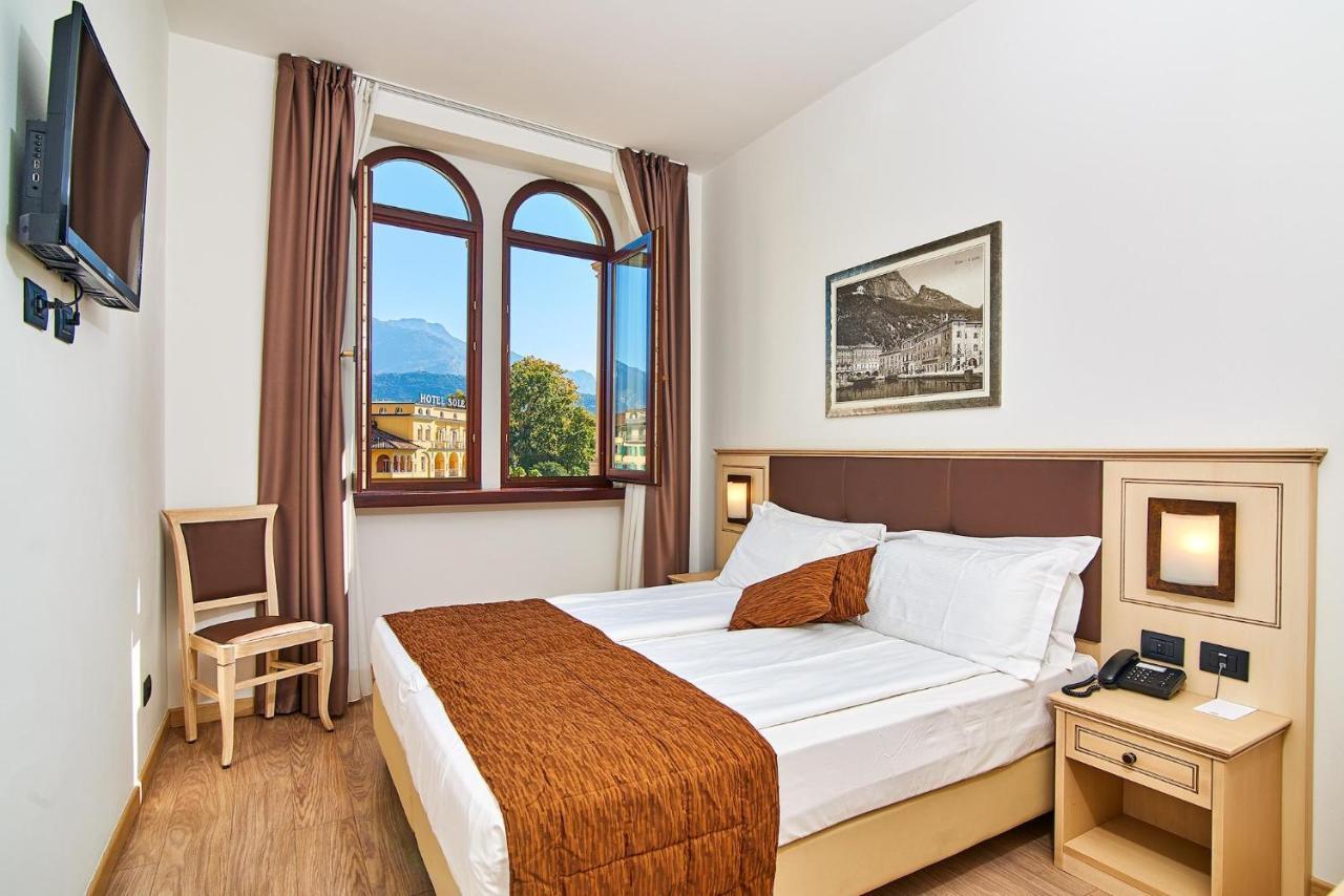 Superior Double or Twin Room Lake View,1416602016:JPEG