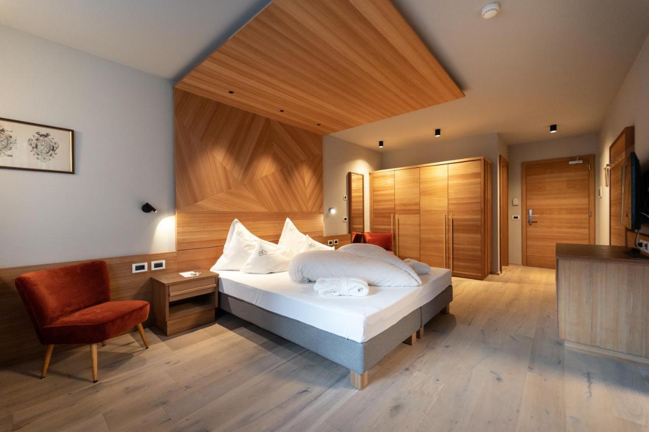 Suite with Sauna,1409877653:JPEG