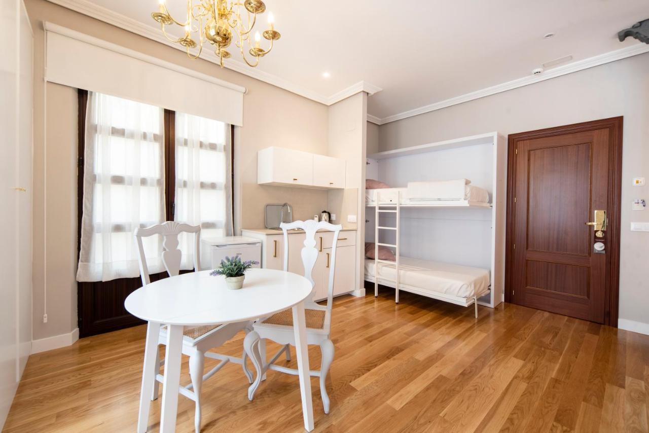 Family Room,1418972463:JPEG