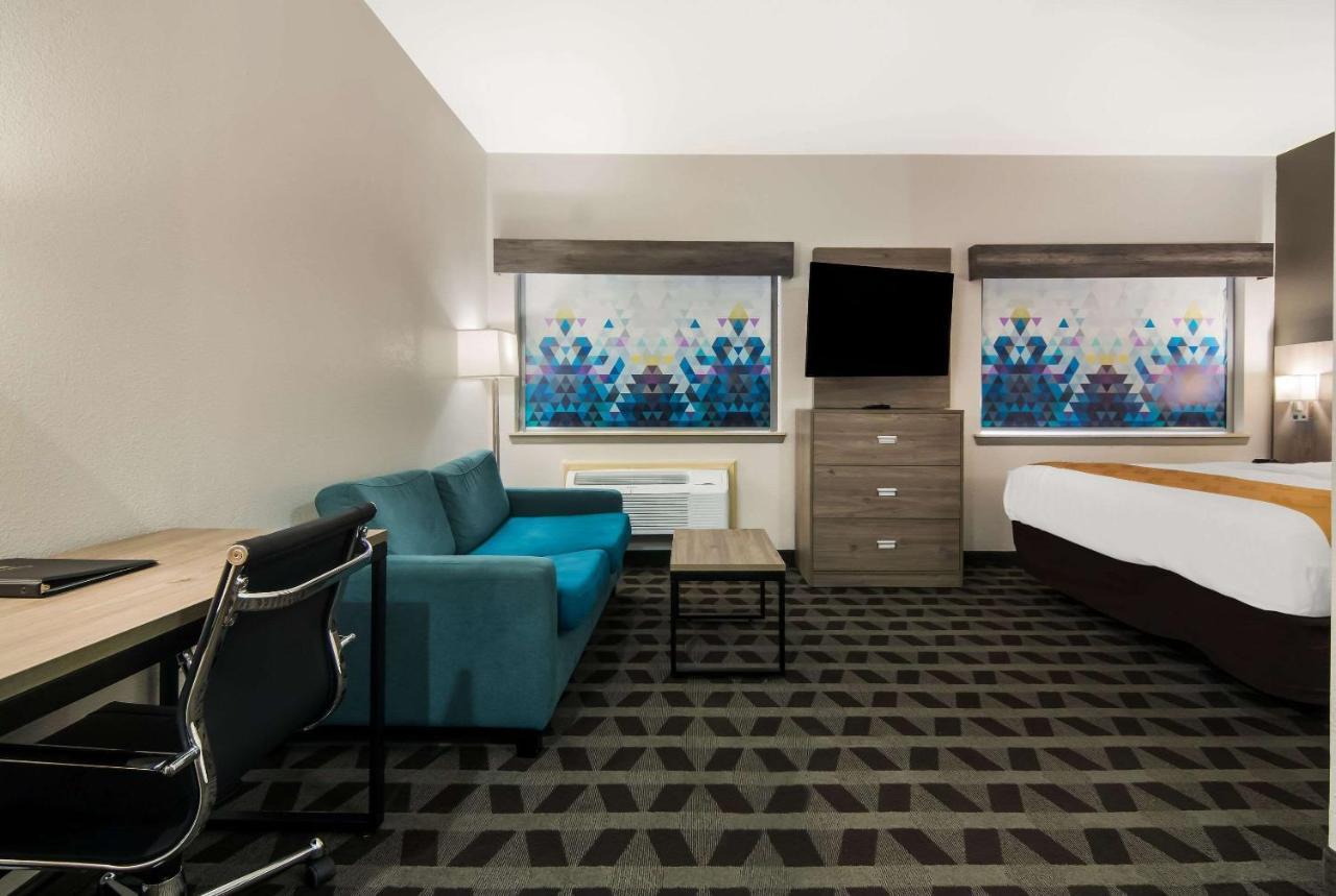 King Suite - Non-Smoking,1412806883:JPEG