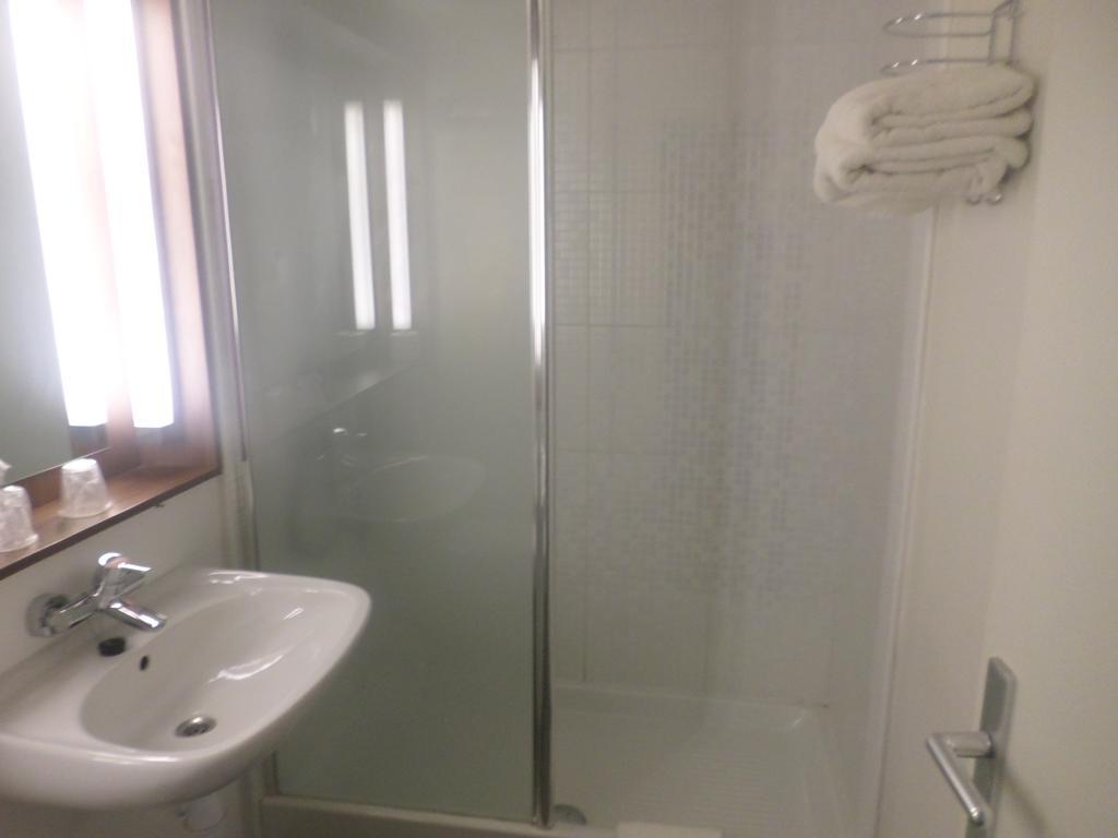 Chambre double standard avec 1 lit simple - Jusqu’à 10 ans