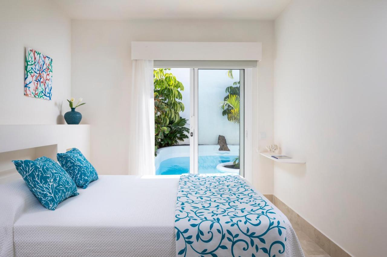 Premier Three-Bedroom Villa Private Pool Garden,719445844:JPEG
