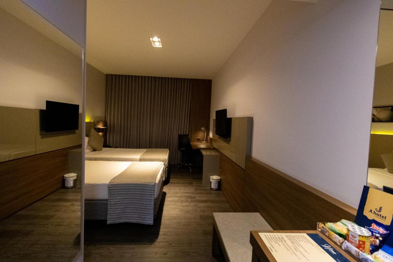 Quarto Superior com 2 Camas de Solteiro