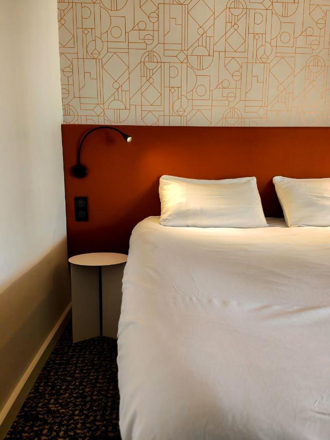 Standard Room with One Double Bed and One Single Bed,1215330571:JPEG