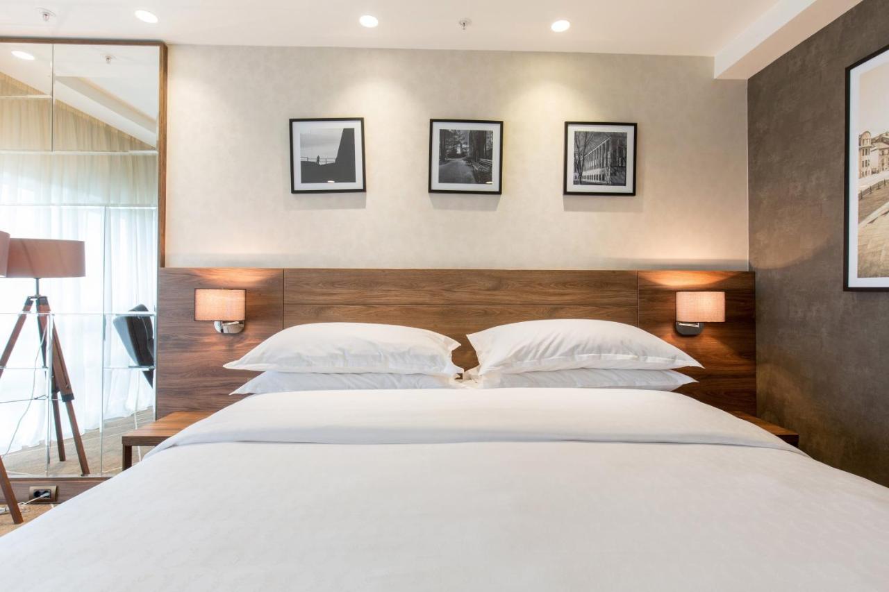 Superior Guest Room, Guest room, 1 King, City view,1417251522:JPEG