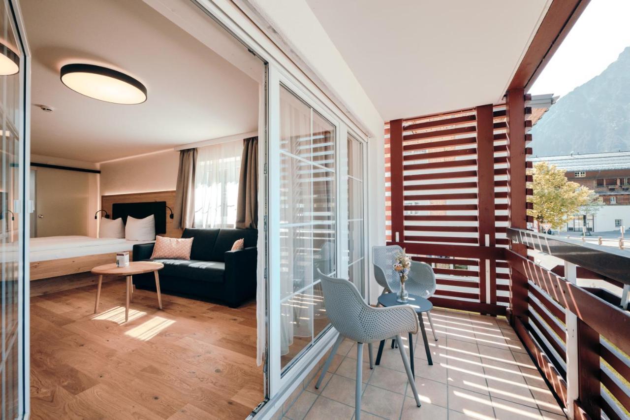 Superior Double Room with Balcony,1594683477:JPEG