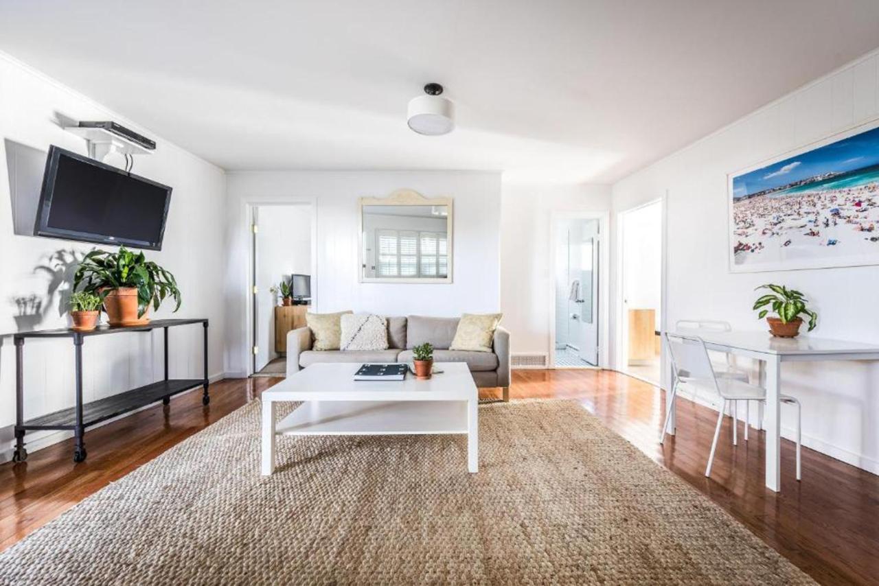 Two-Bedroom Apartment Three Full Beds,1420149762:JPEG