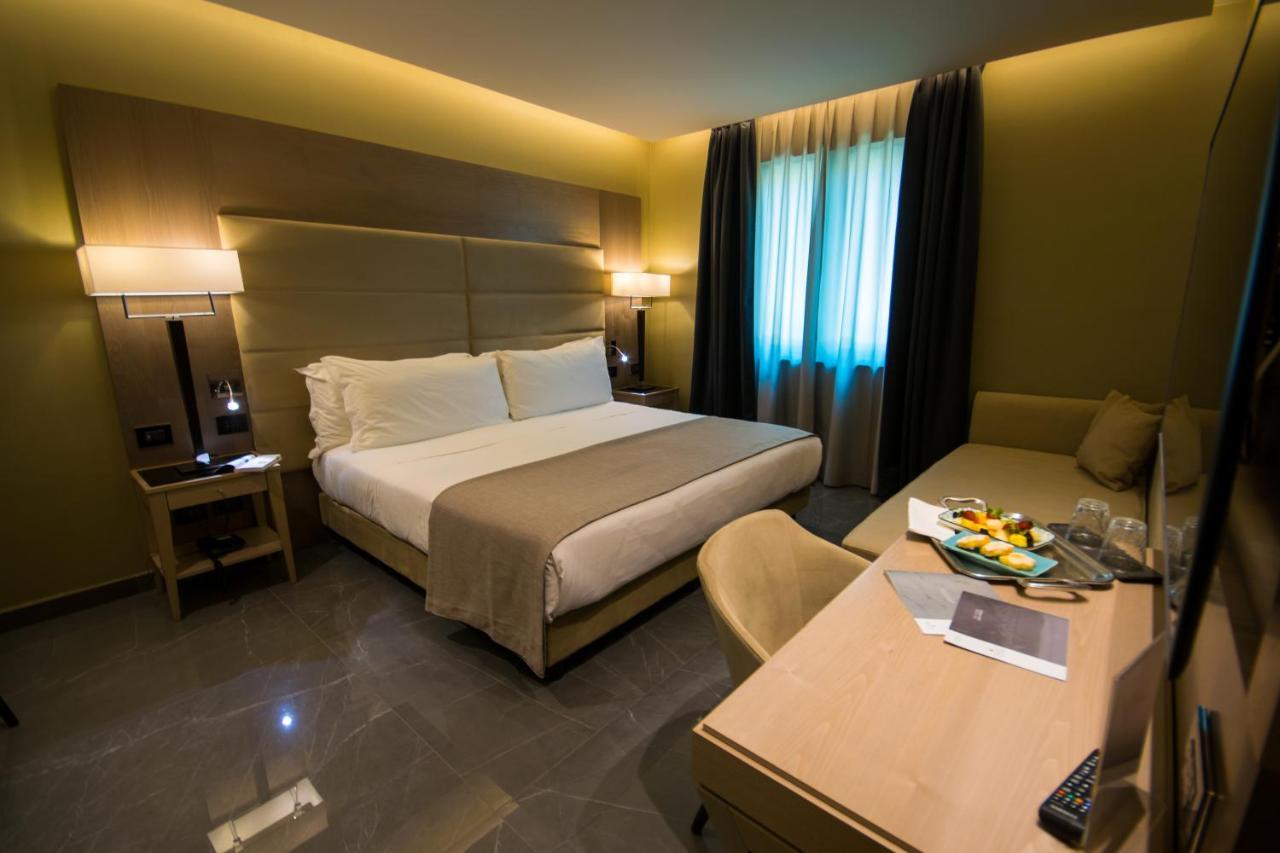 Deluxe Double Room,1421735793:JPEG