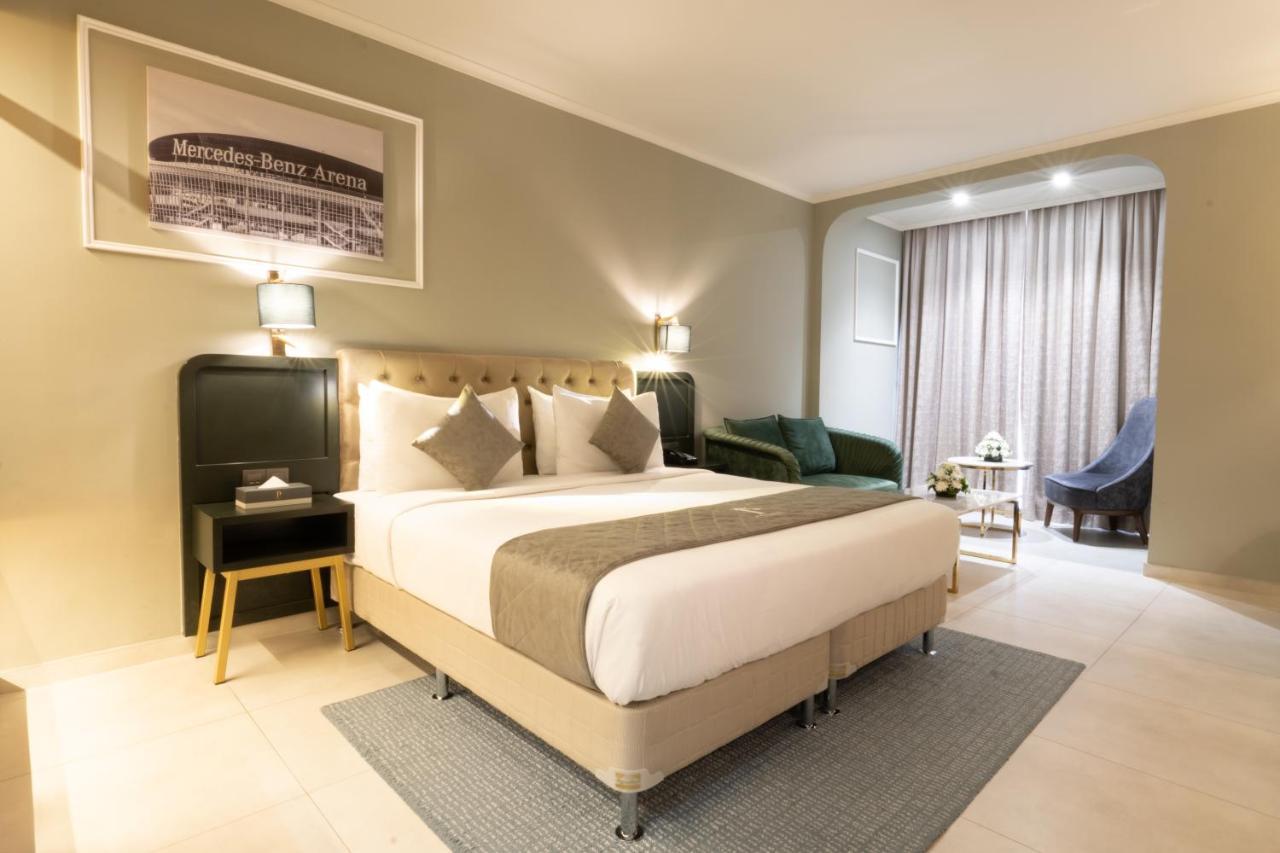 Executive Suite,1425660678:JPEG