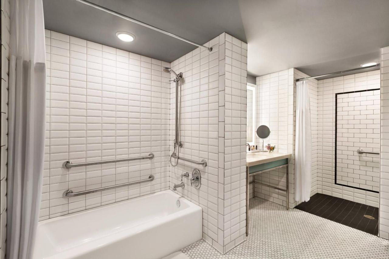 Double Queen Room