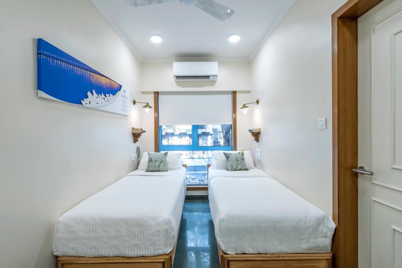 Luxury Room Twin Bed