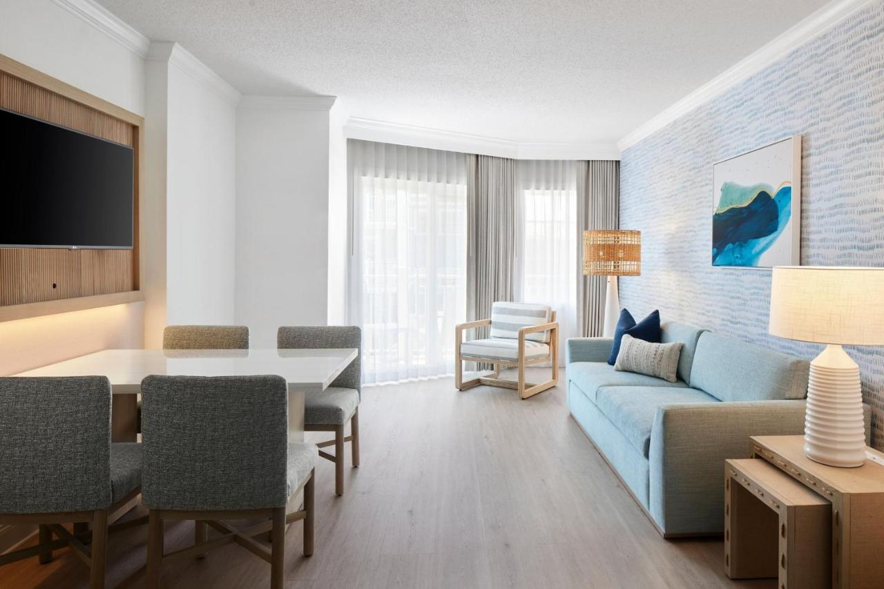 Oceanfront Studio Suite with Two Queen Beds - Hearing Accessible