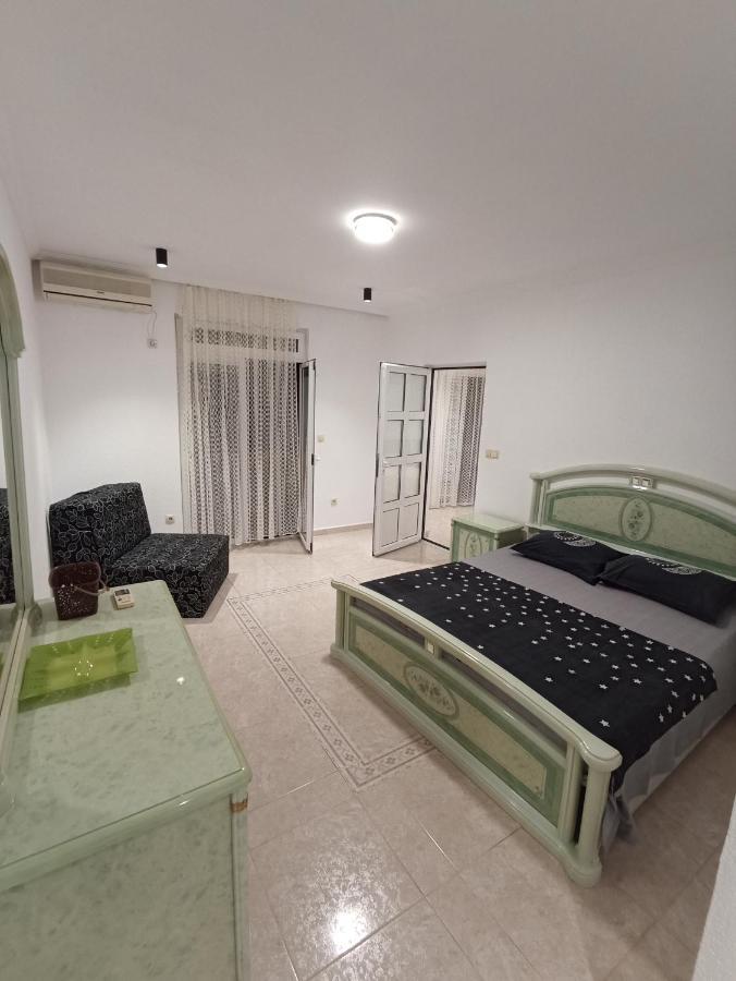 Queen Studio Two Queen Beds Non-Smoking