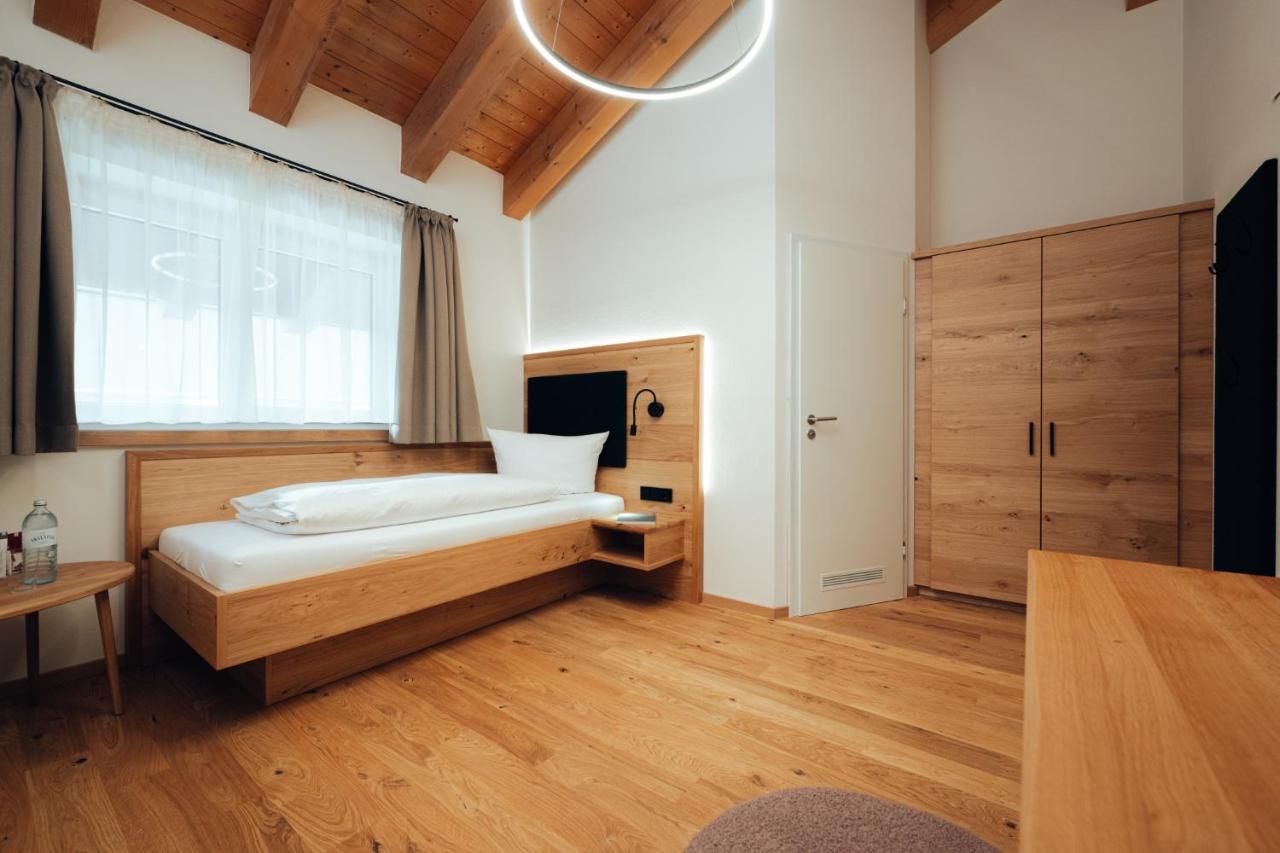 Superior Single Room,1425980544:JPEG