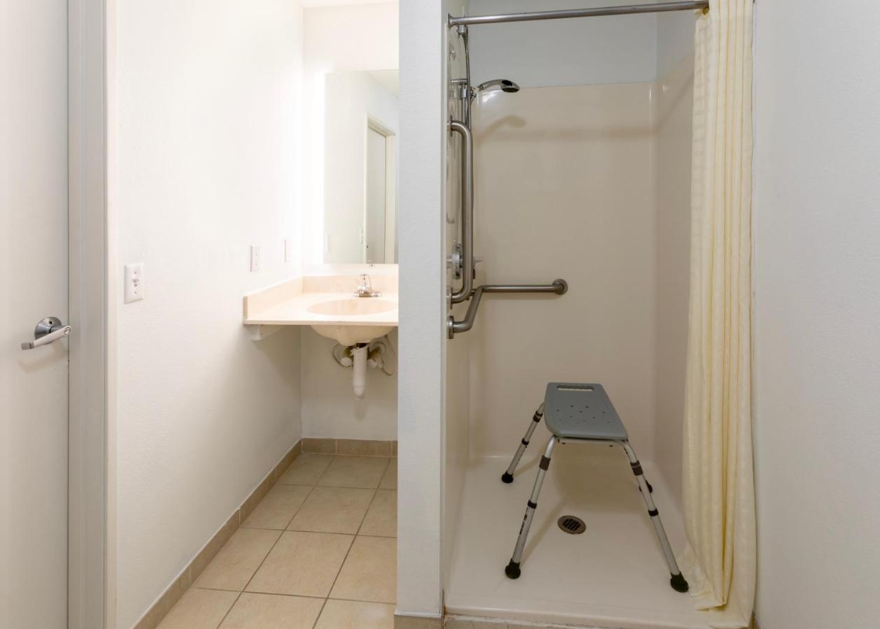 Queen Room with Two Queen Beds - Disability Access