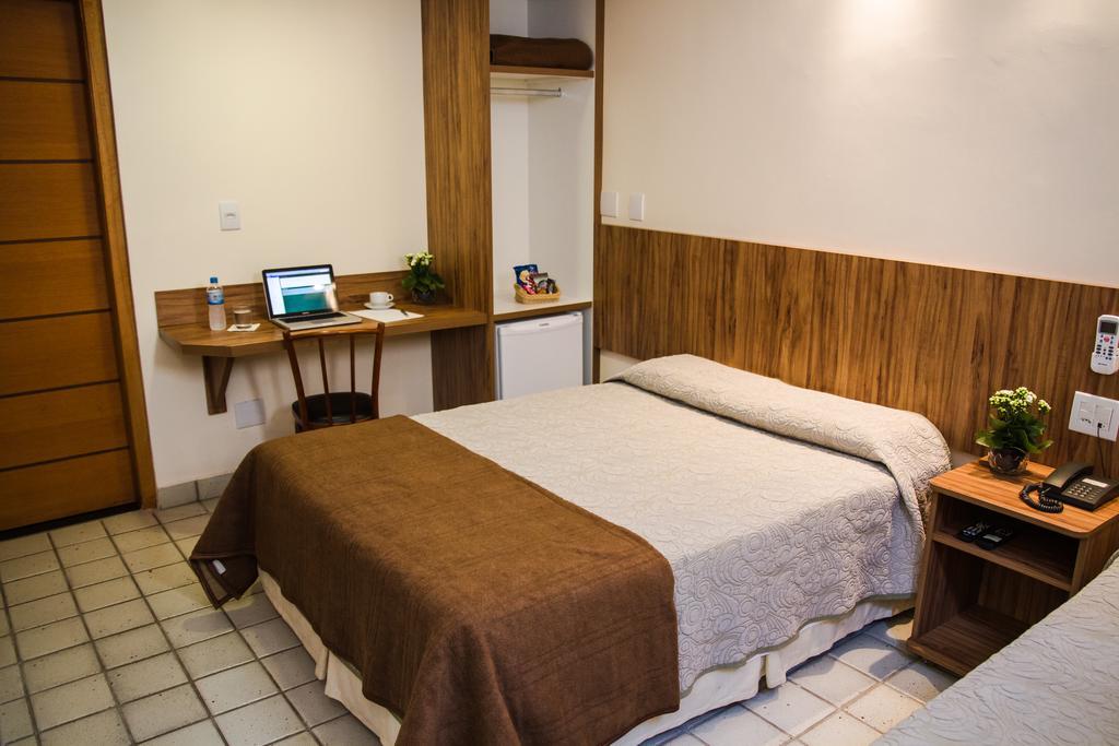 Quarto Duplo com Cama de Casal