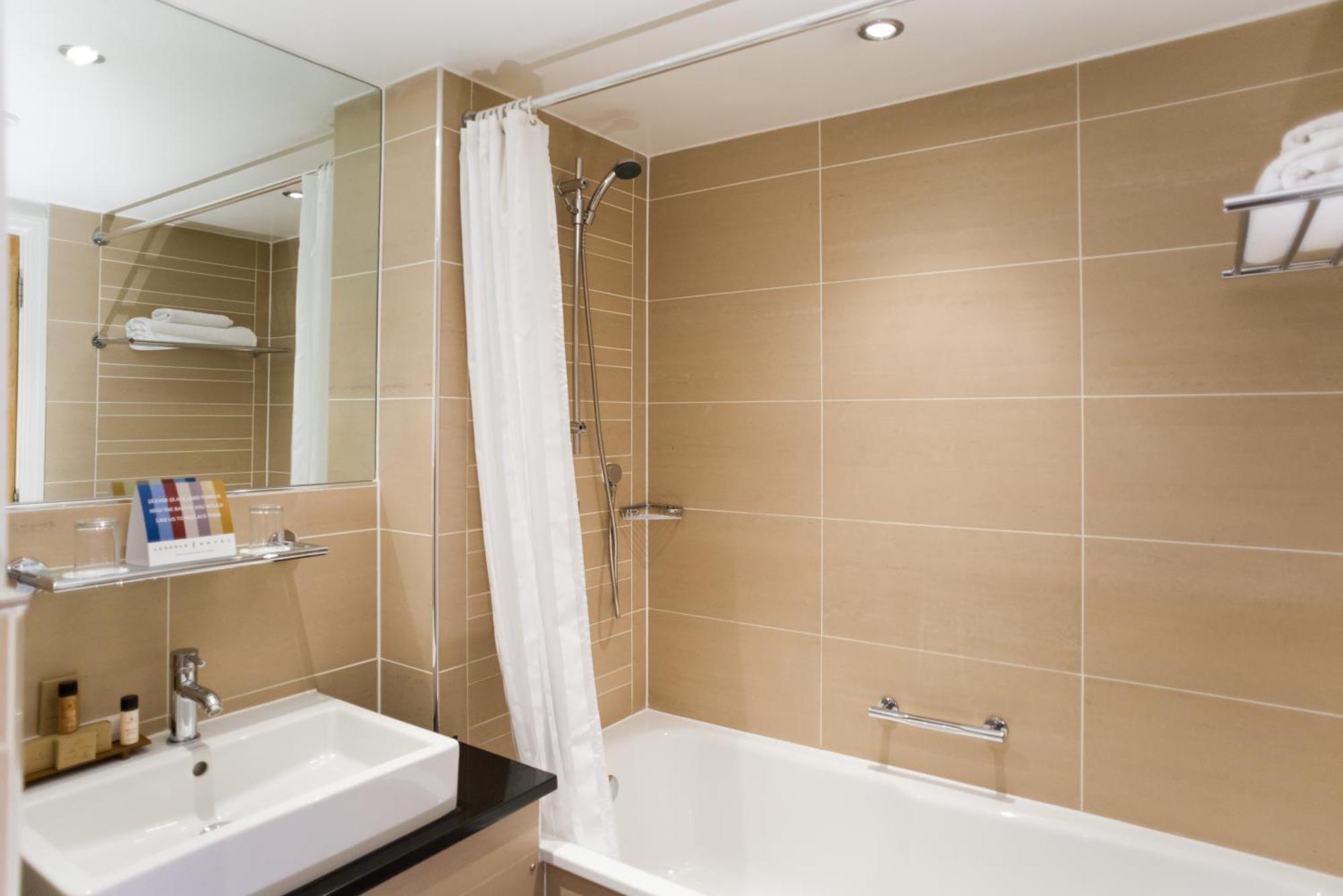 Small Twin Room,1432615996:JPEG