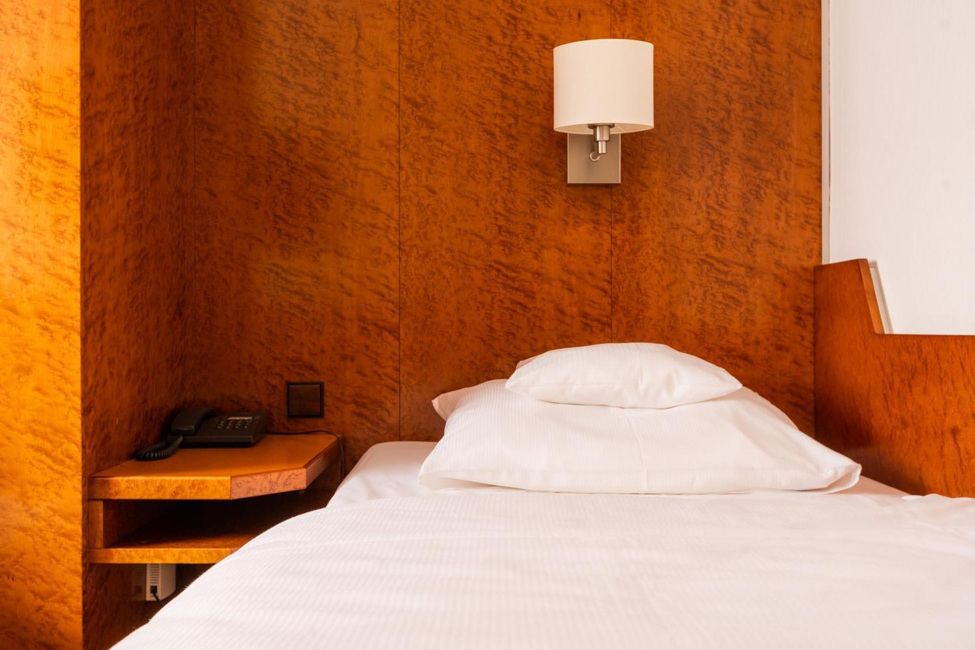 Standard Single Room,1435683676:JPEG
