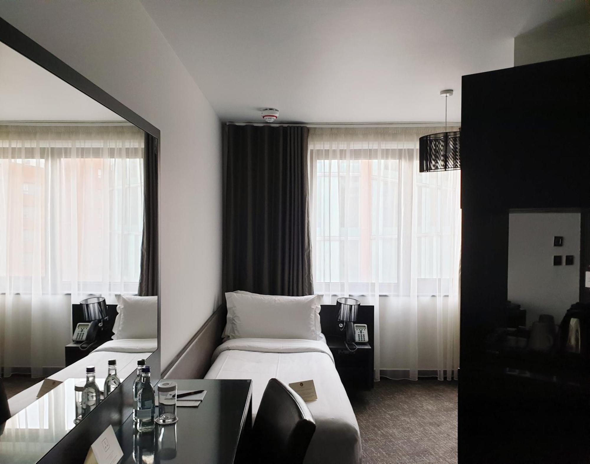 Single Room,1437106984:JPEG