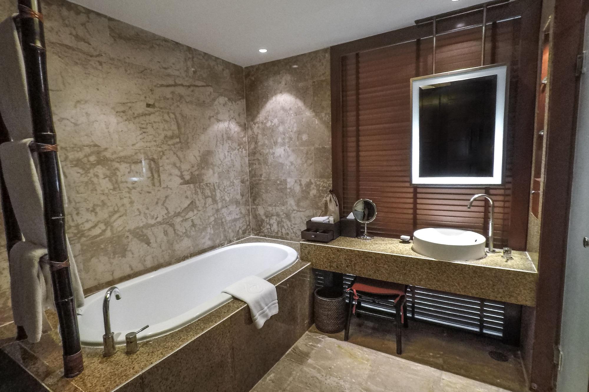 Habitación Premium Deluxe con bañera de hidromasaje y vistas al océano - 2 camas dobles
