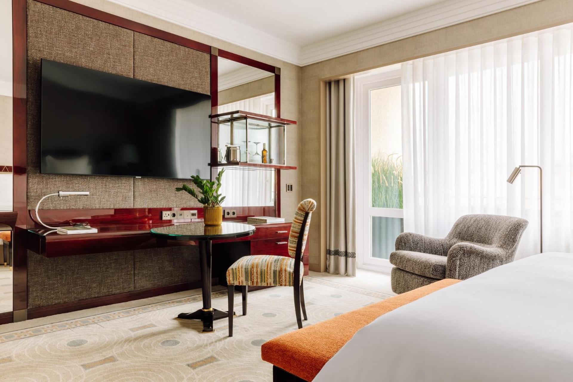 Deluxe City View Room King,1437207832:JPEG