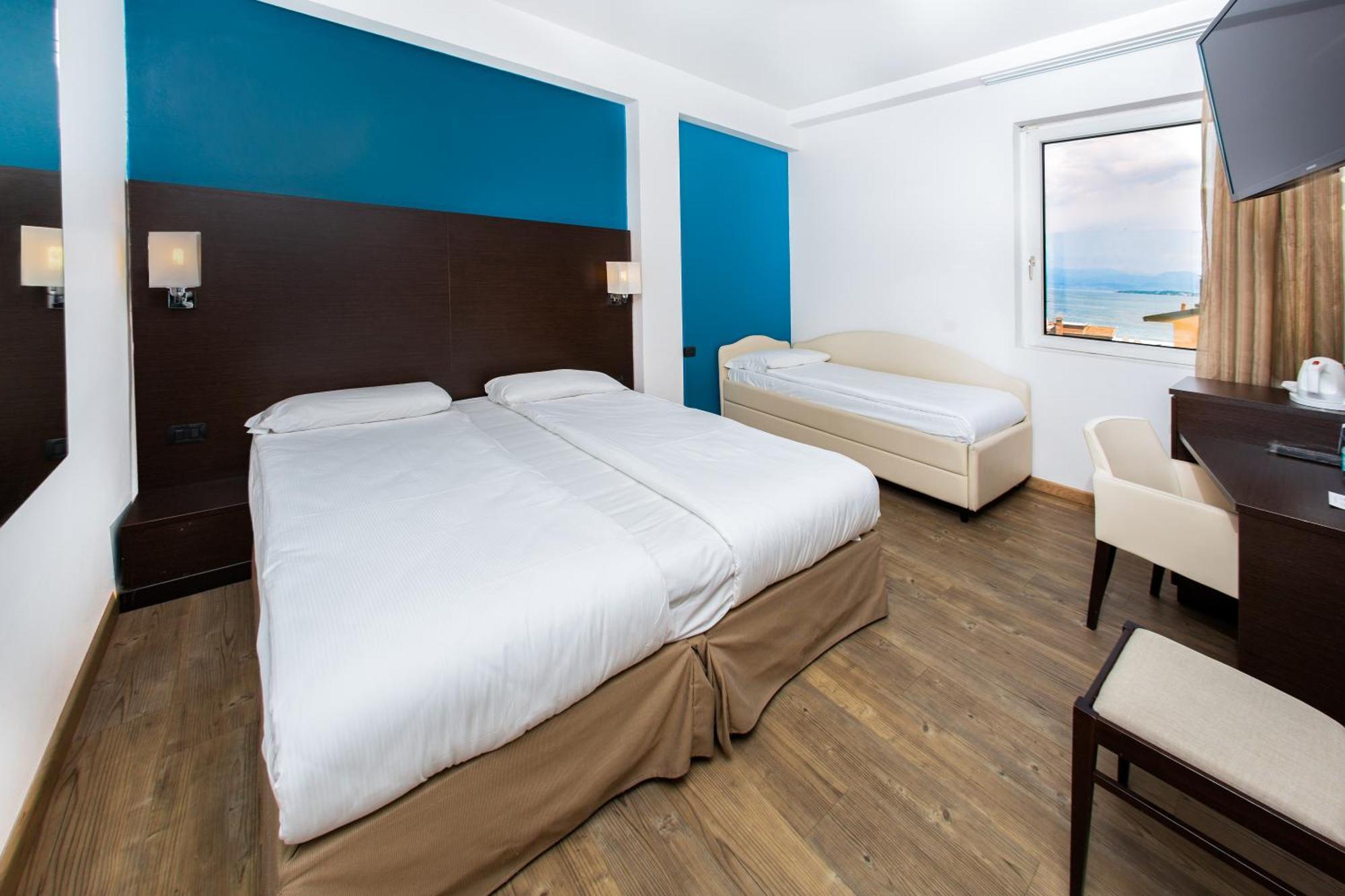 Triple Room,1437816340:JPEG