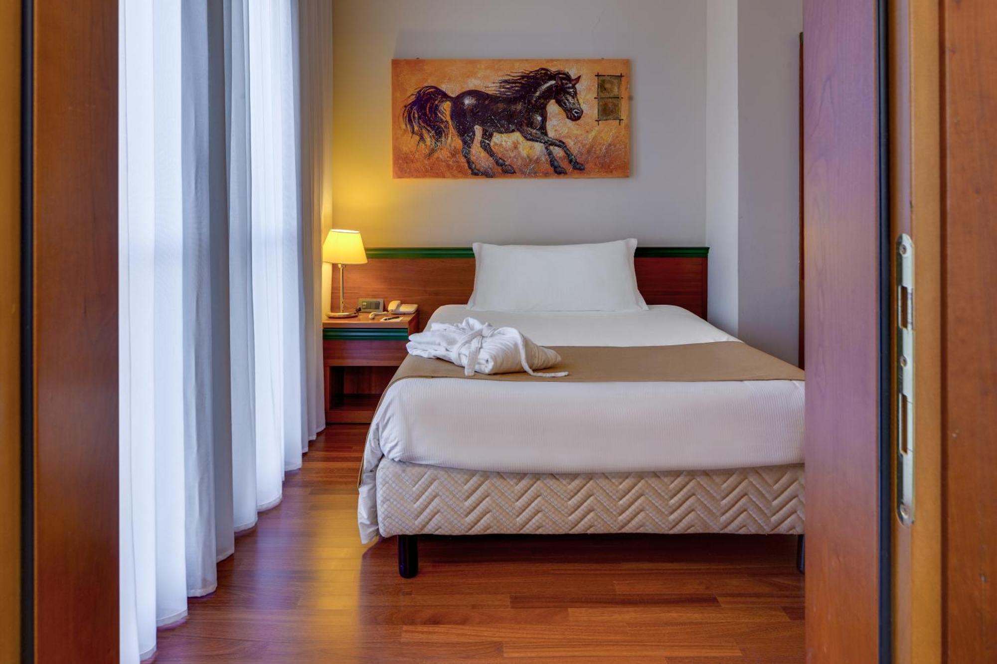 Superior Single Room,1437886021:JPEG