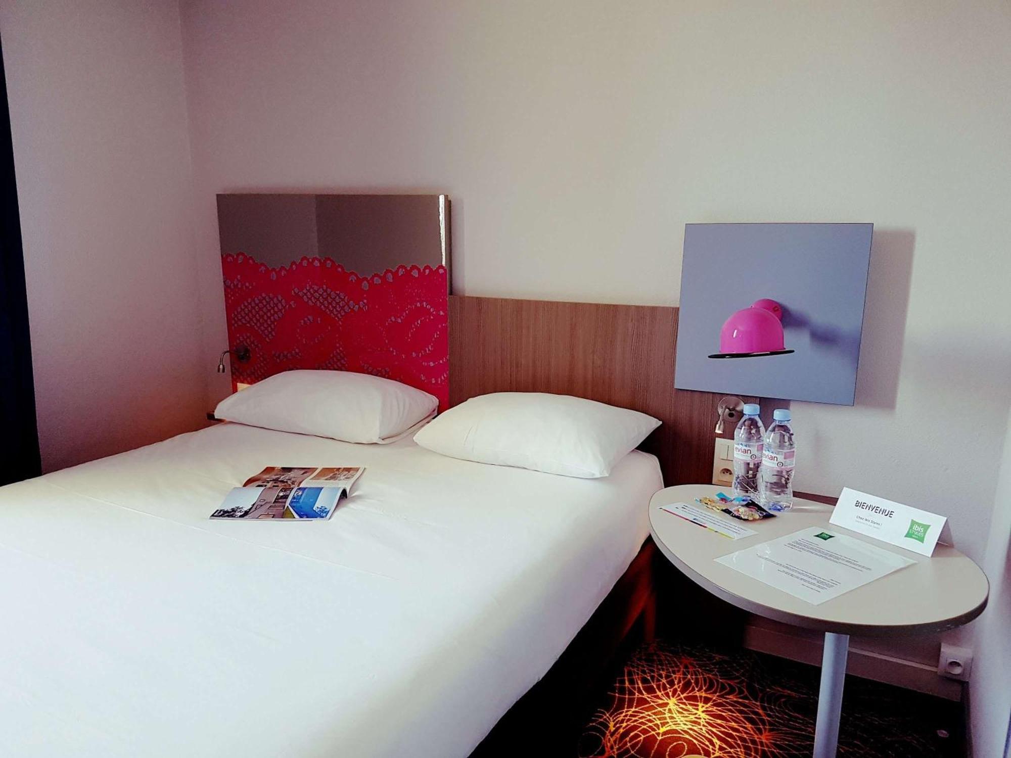 Double Room,1765176470:JPEG