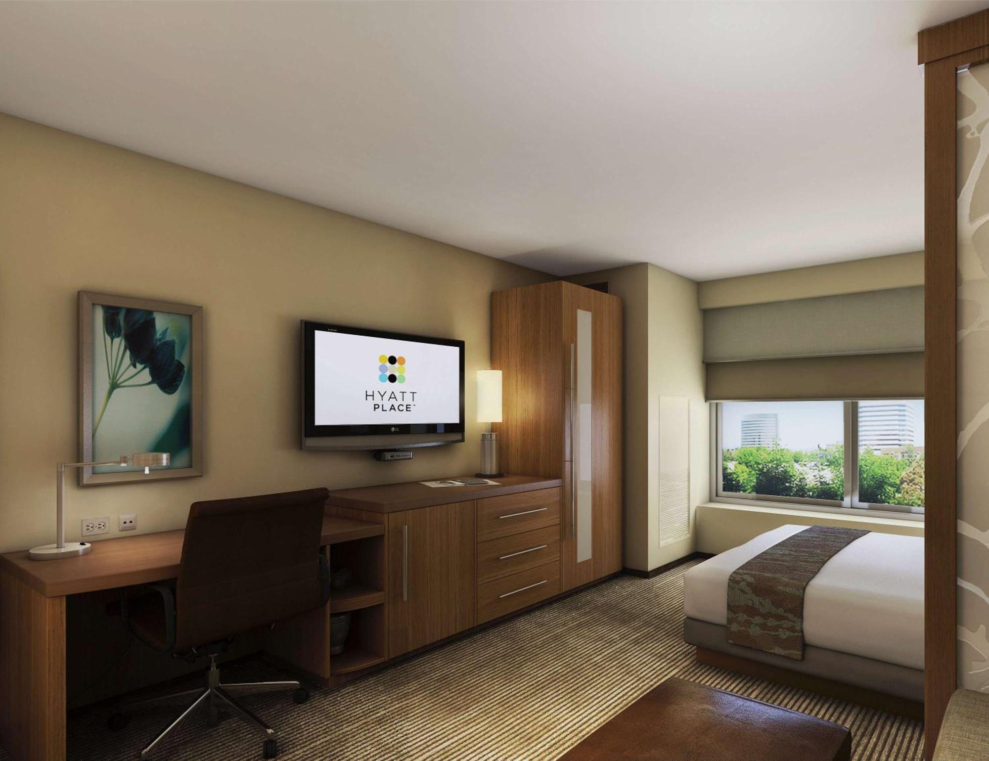 Standard Queen Room