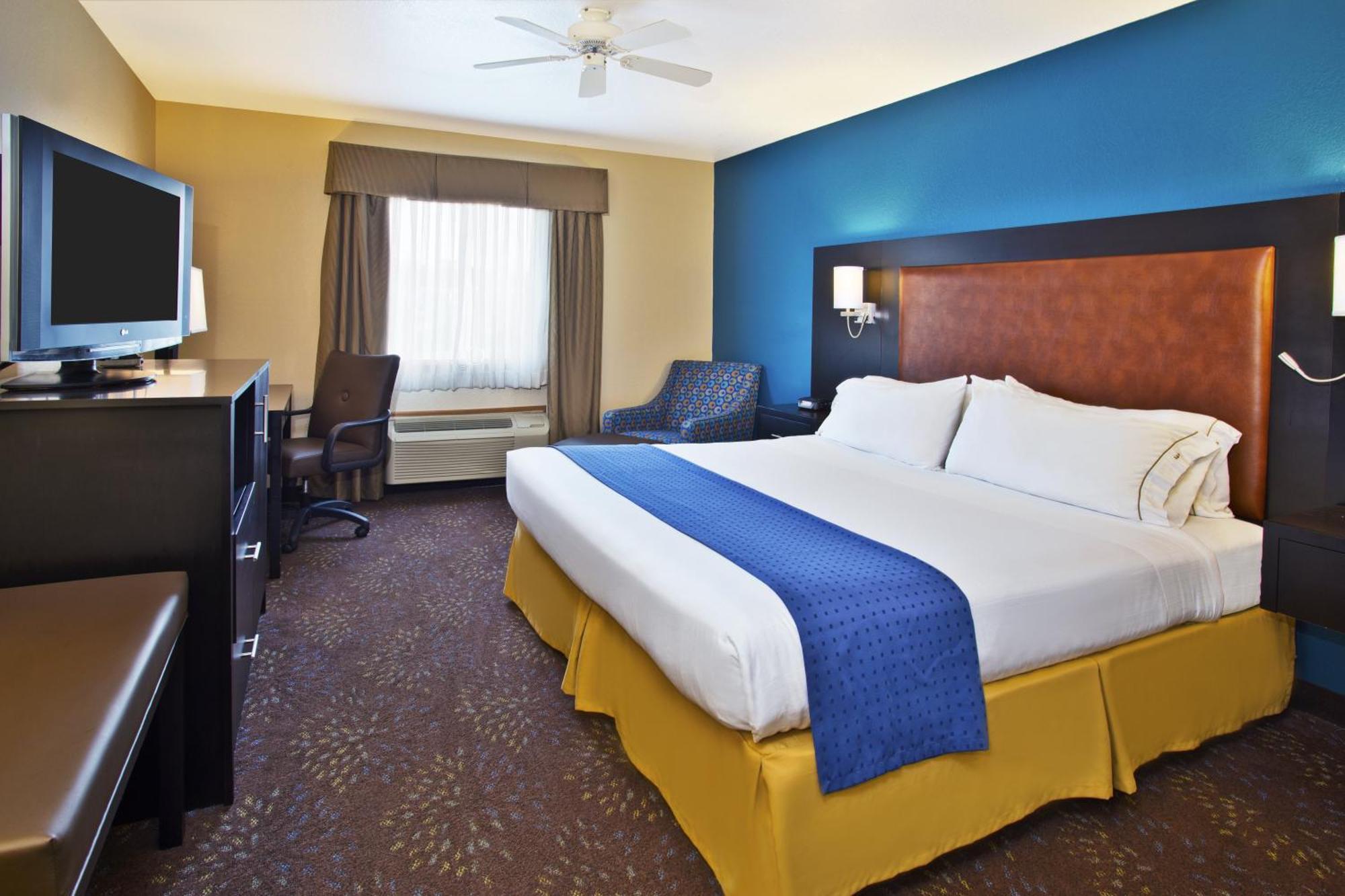 King Room Mobility Access or Roll Shower Non-Smoking,1449474385:JPEG