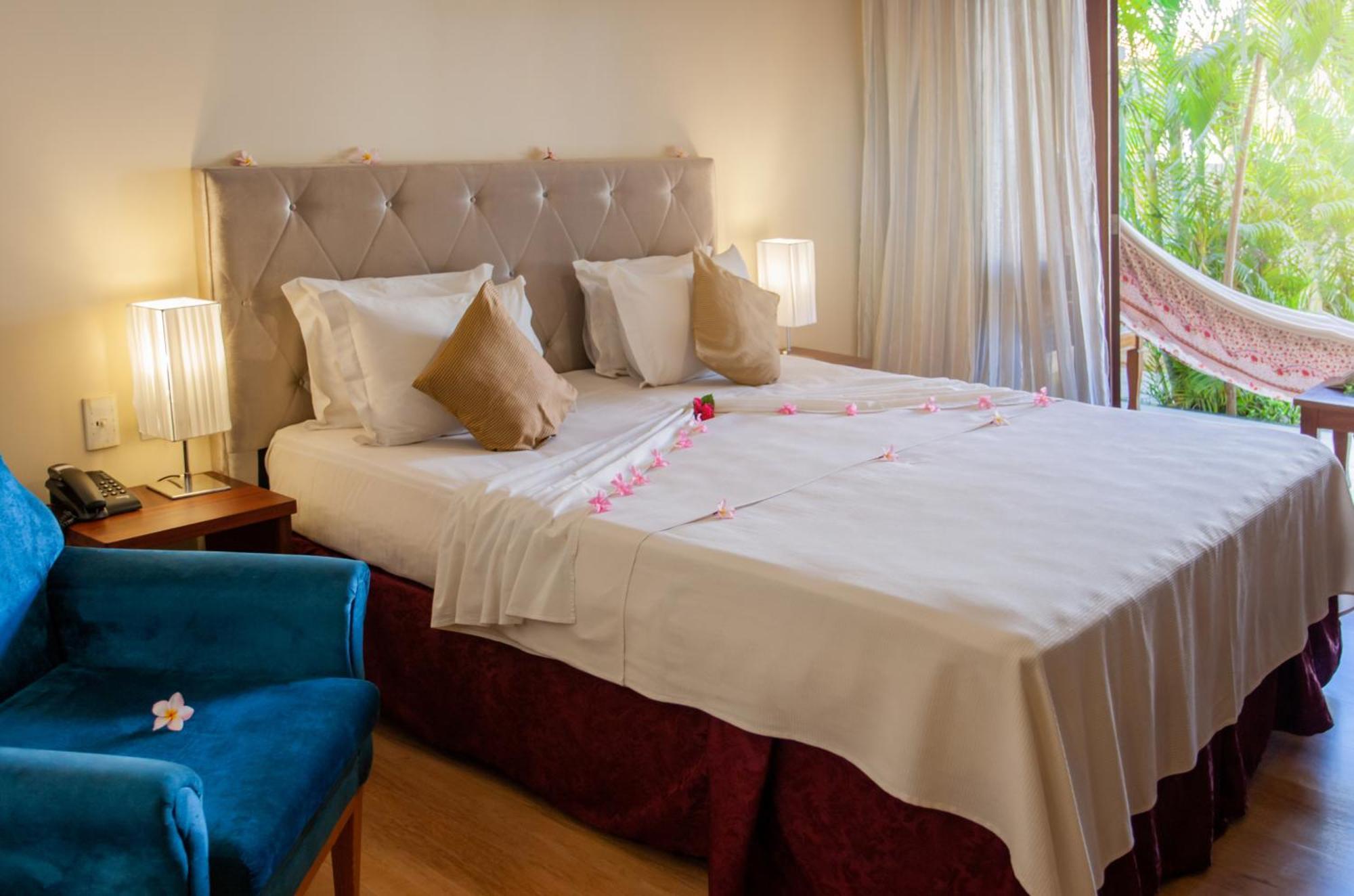Quarto com Cama de Casal ou 2 de Solteiro e Vista do Jardim