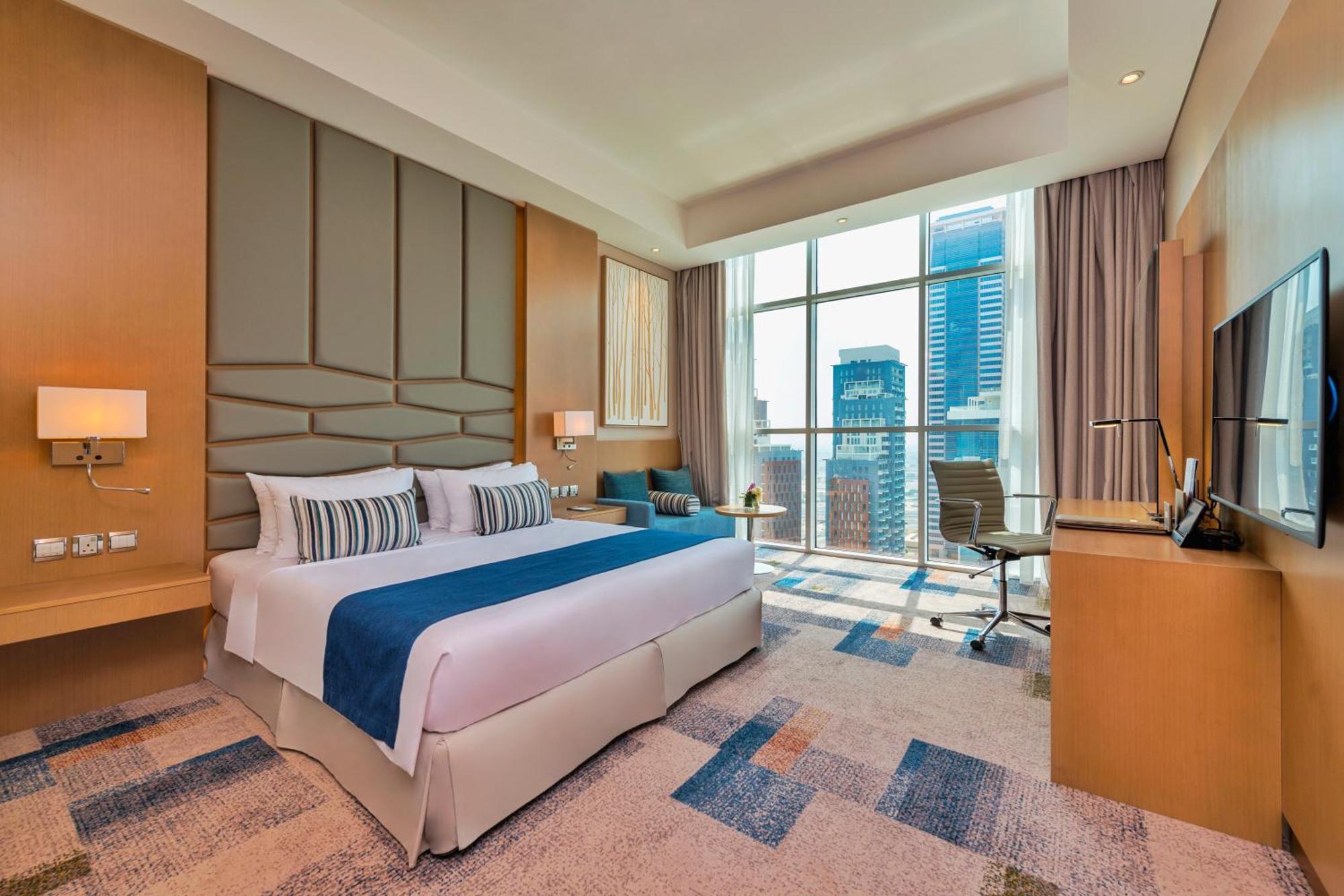 One bedroom Suite with free access to Hotel's private beach at Palm - Jumeirah,1219572772:JPEG