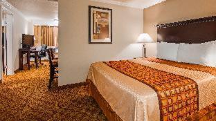 Two Room Queen Suite - Non-Smoking