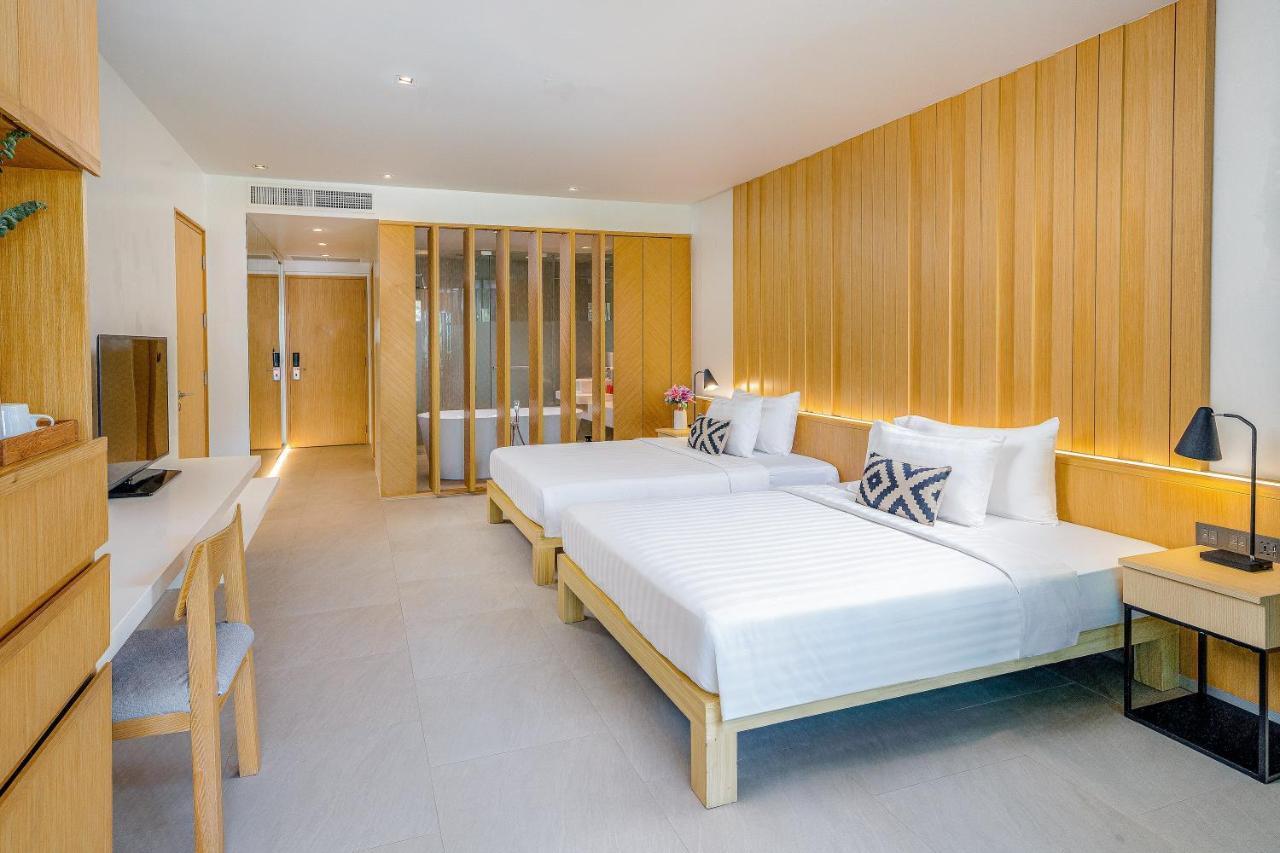 Deluxe Queen Oasis Room Two Queen Beds