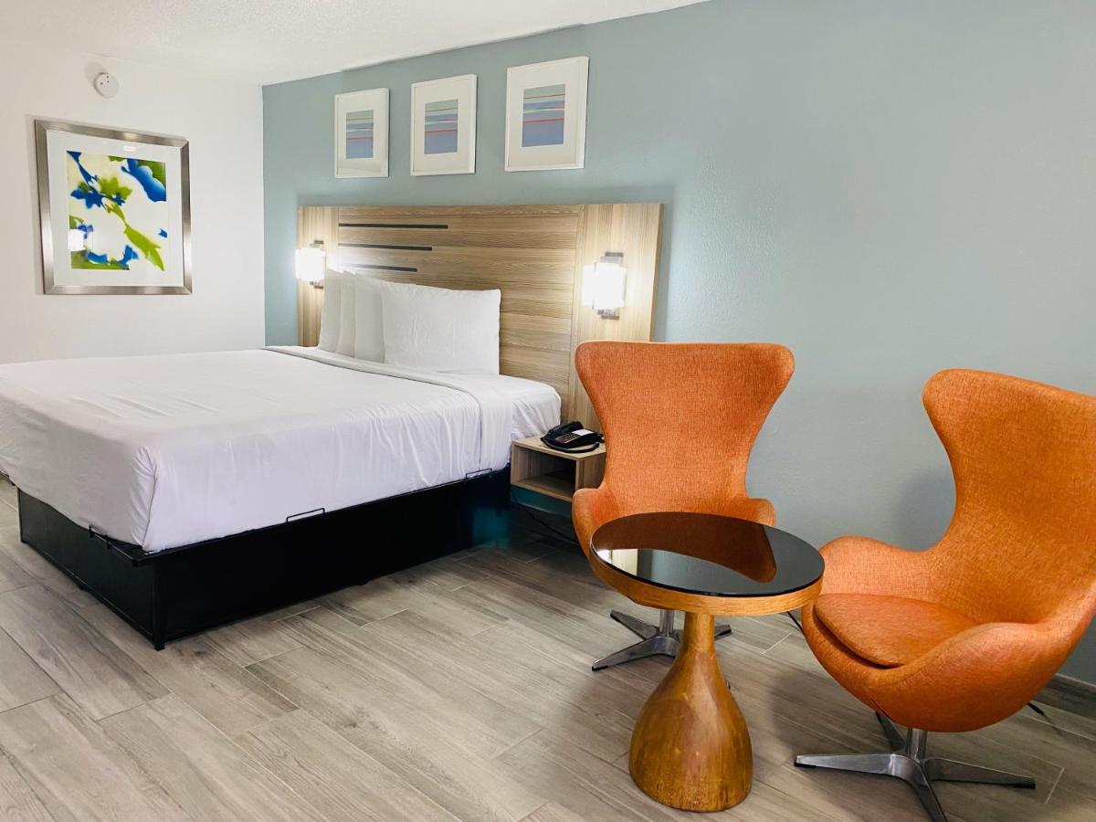Deluxe King Room