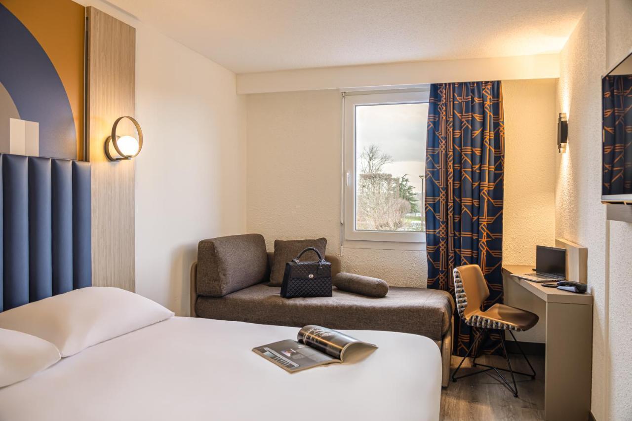 Chambre Familiale avec 1 Lit Double et 1 Canapé