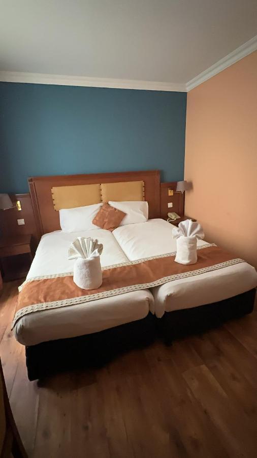 Quarto Twin Standard