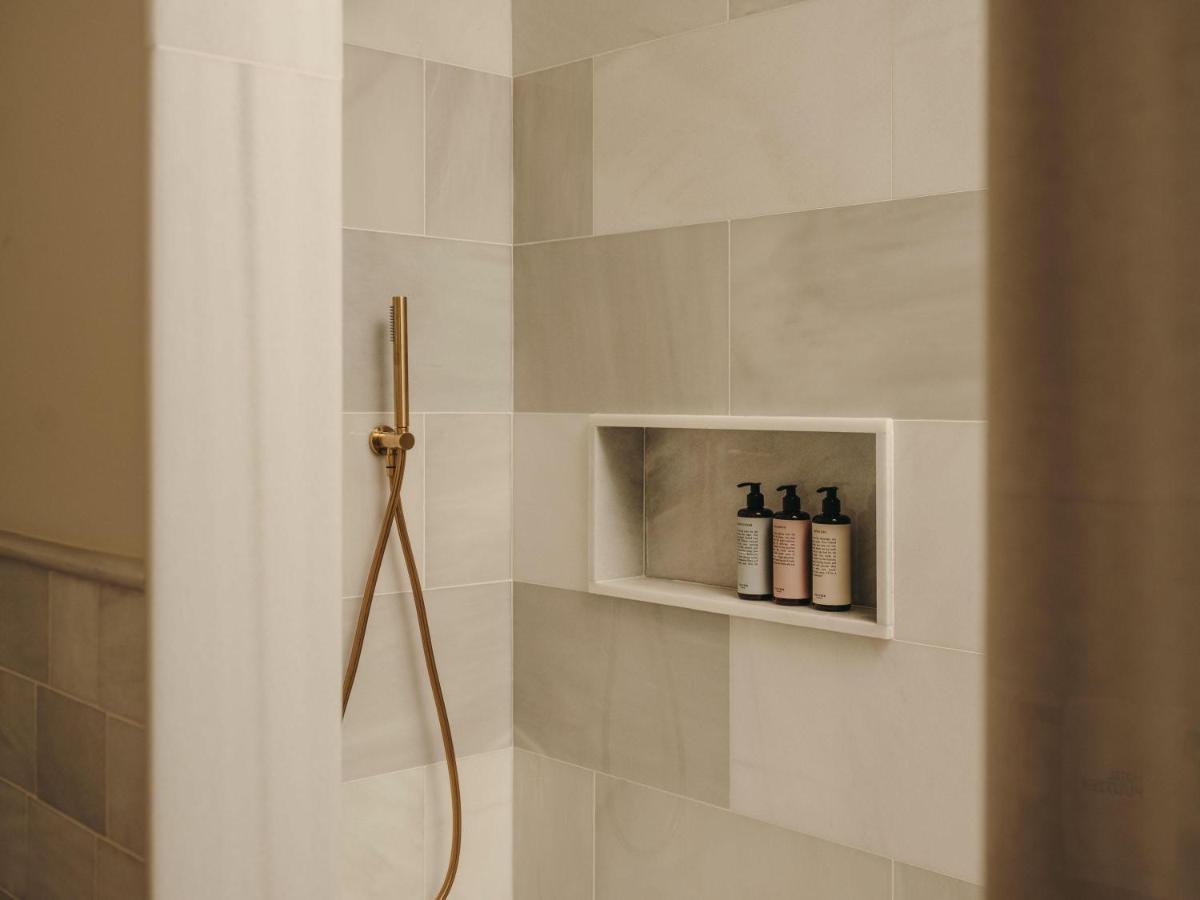 Suite (1-2 Adults),1498714018:JPEG