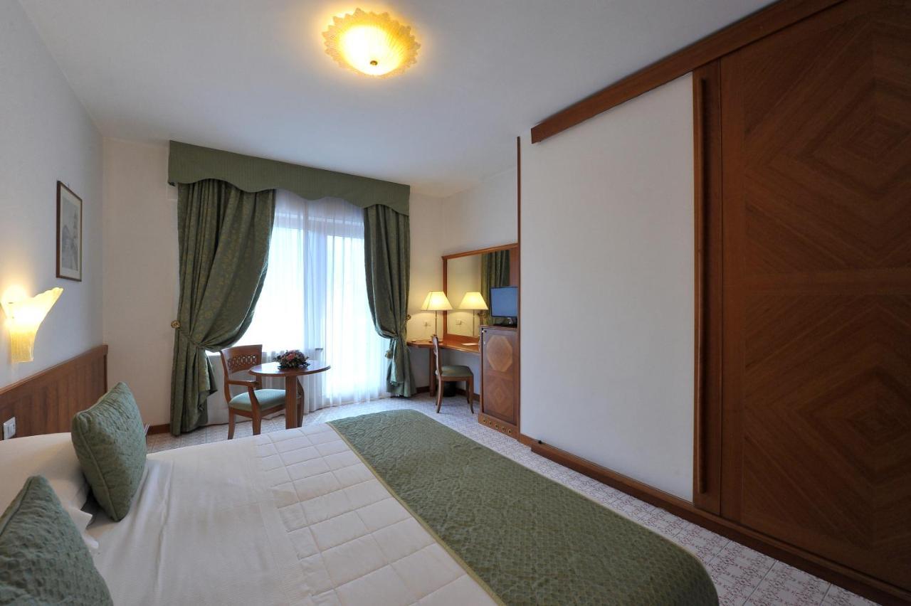 Classic Double or Twin Room,1498742107:JPEG