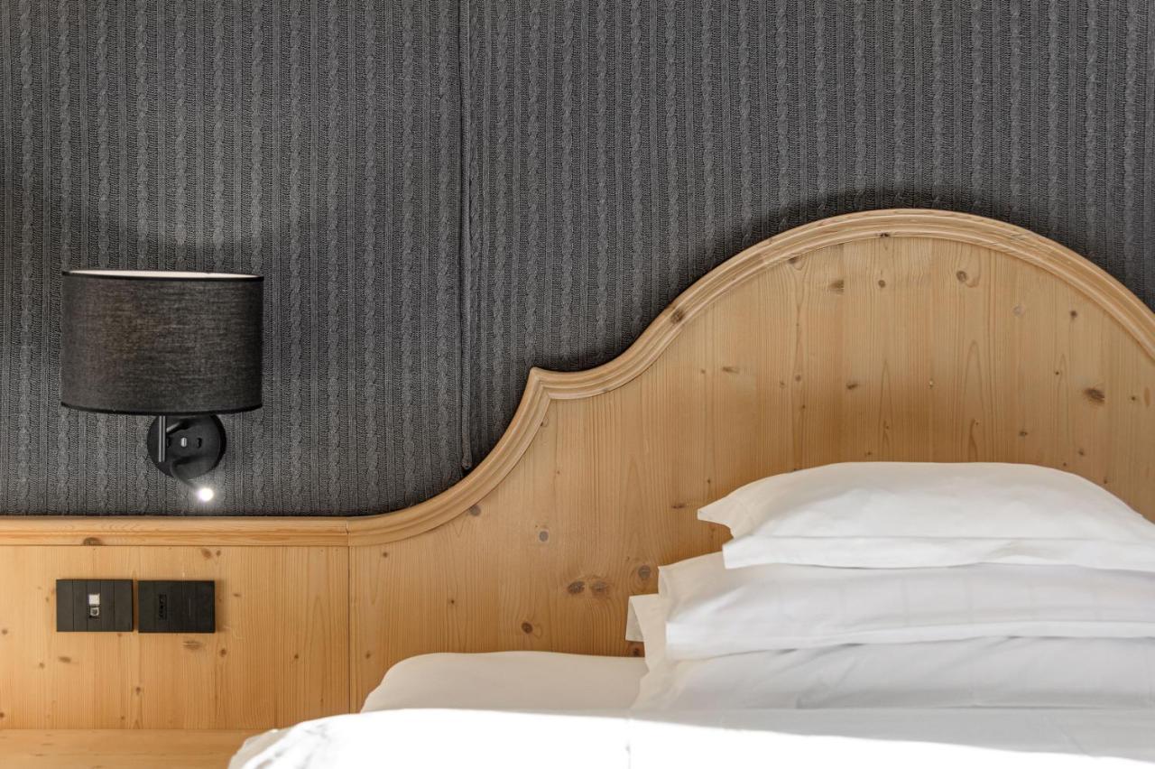 Deluxe Room,1498763392:JPEG