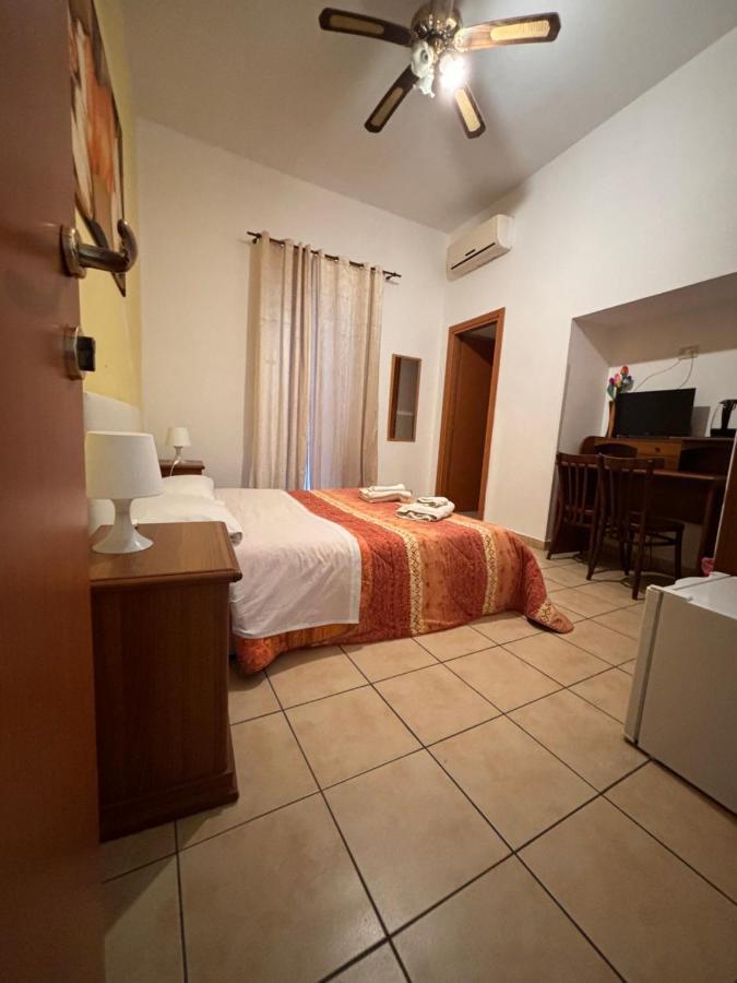 Double Room,664179183:JPEG